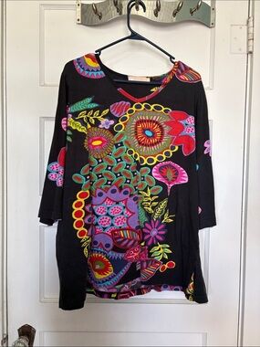 LA CERA Black Floral Trim Top - Black & Multicolor